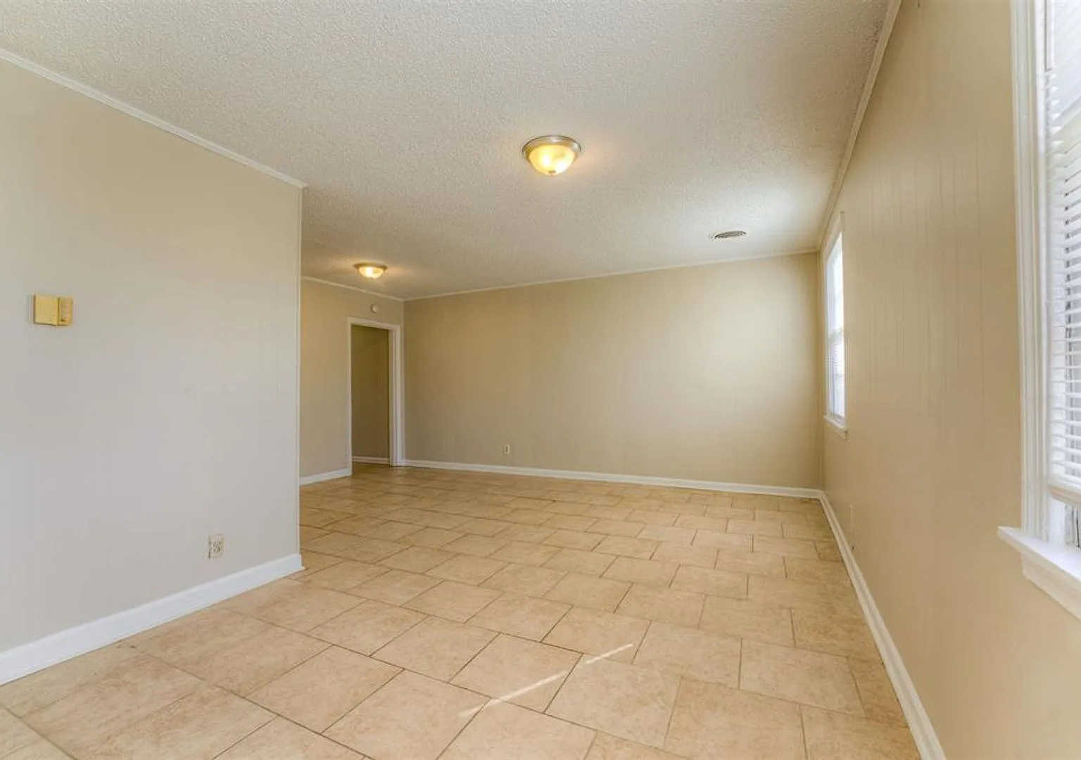1736 Edward Ave — Photo 3