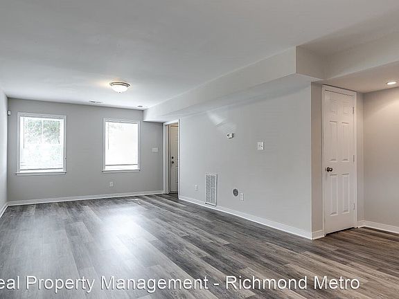 3rd image of 1820 Parkwood Ave