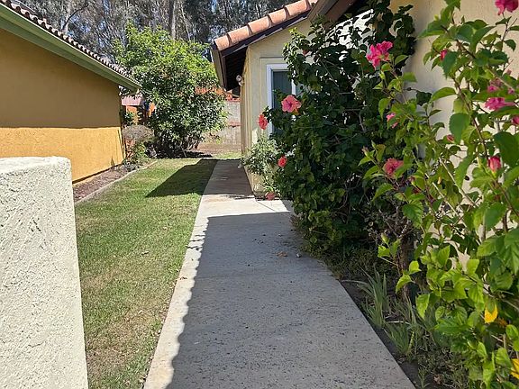 3rd image of 830 Glenwood Way