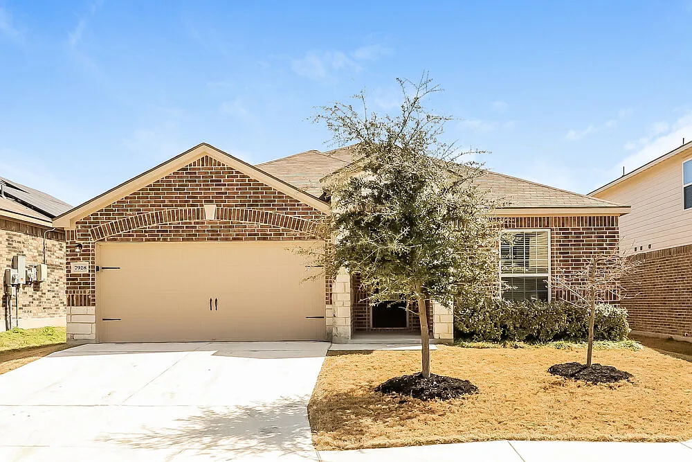3 bed, 2.0 bath, 1541 sqft, $1,915 — Photo 1