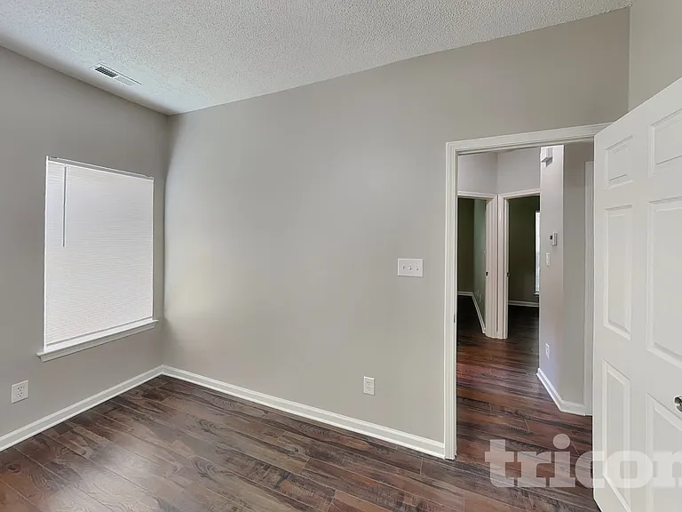 7825 Pence Pond Ln — Photo 8