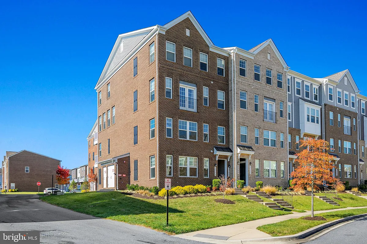 Building Photo - 3729 Silver View Ln #175