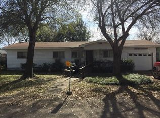 810 E Howell St, Mexia, TX 76667