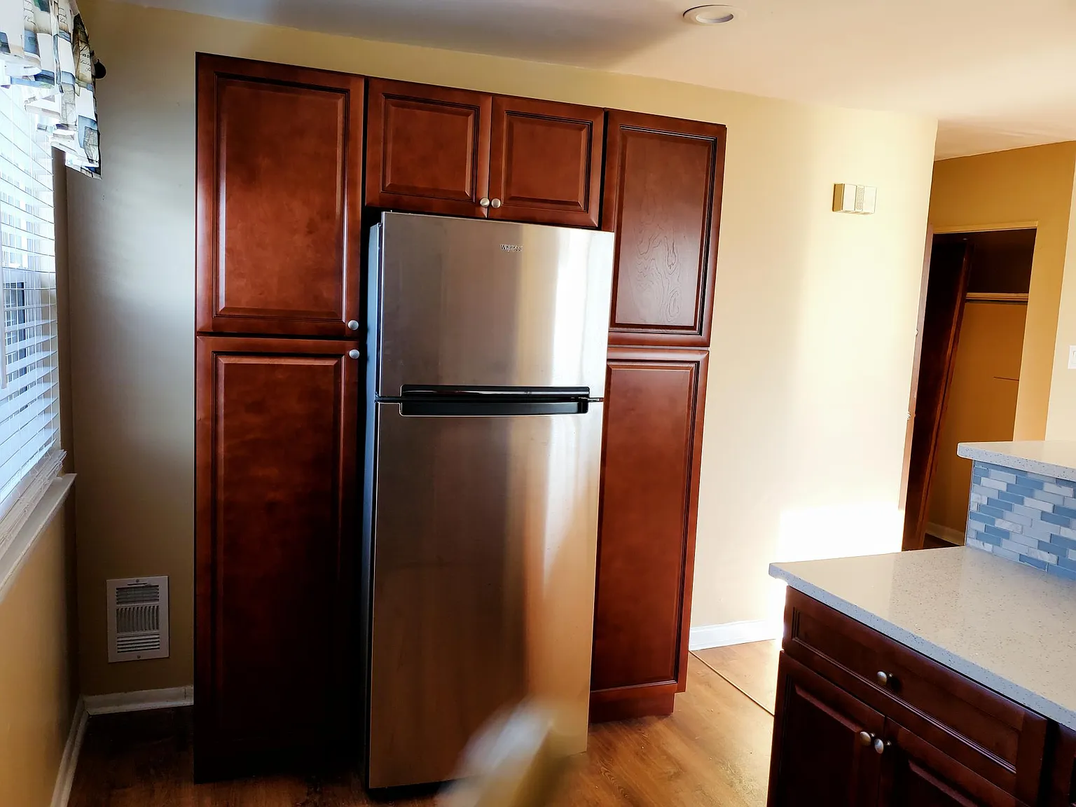 2 bed, 900 sqft, $1,650 — Photo 2