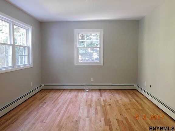 5th image of 5 Terrace Ct