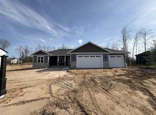 621 Amberwood Way, Plover, WI 54467