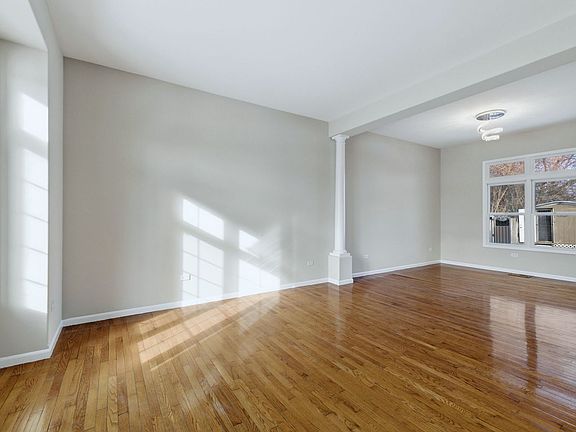 3rd image of 1305 Campbell St