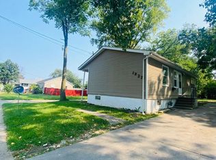 1927 22nd St, Des Moines, IA 50310