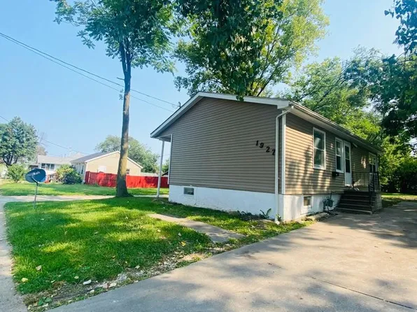 1927 22nd St, Des Moines, IA 50310
