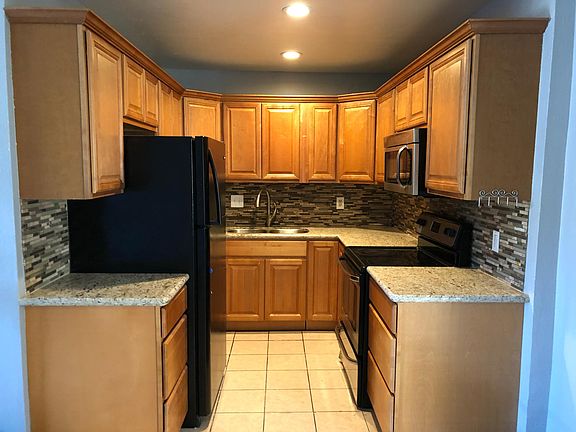 4th image of 4662 Home Ave