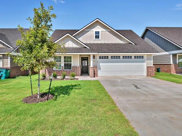 419 Travis Dr, McGregor, TX 76657