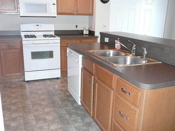 4th image of 2245 Saint Charles Ave