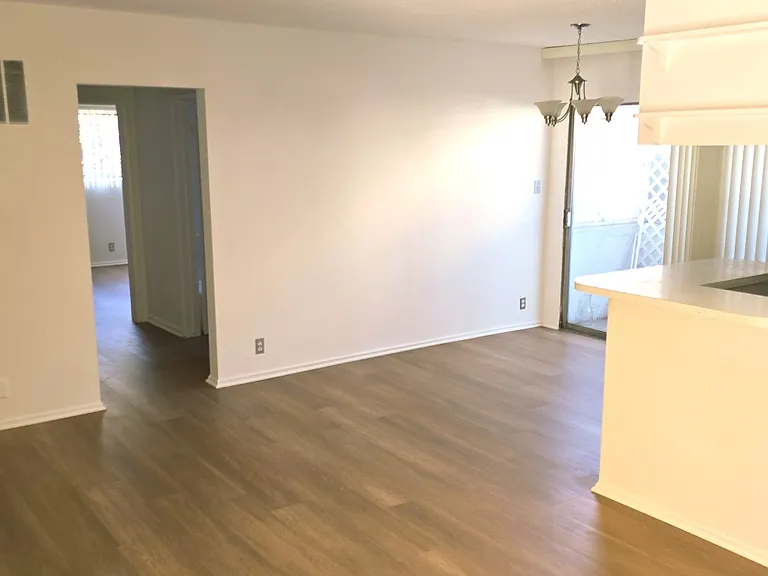 428 N Hayworth Ave #107 — Photo 2