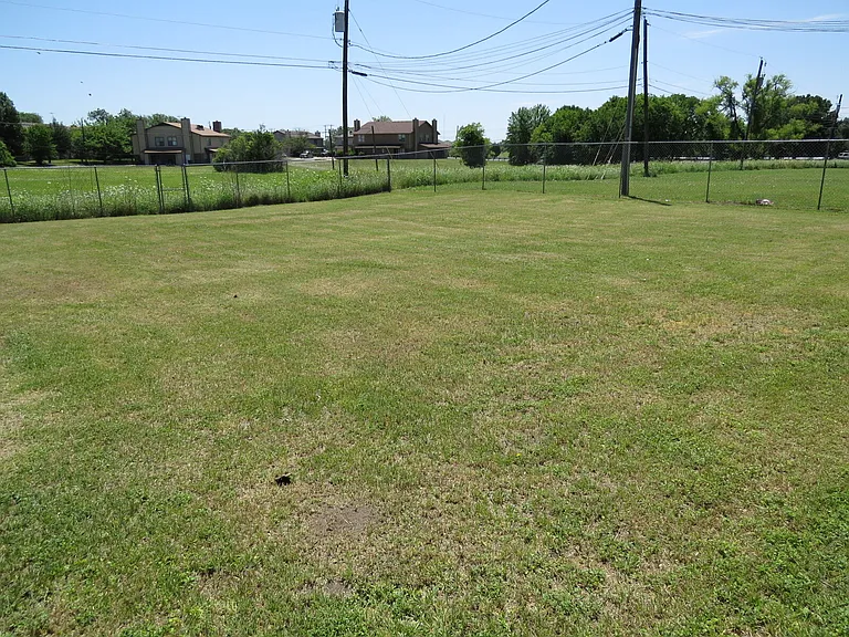 1602 Benttree Dr #D — Photo 13