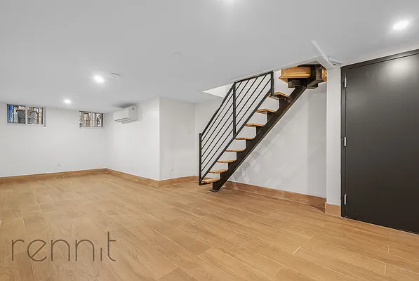 Rented by Rennit Inc. | media 10