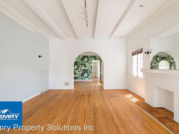 2nd image of 232 N Almont Dr APT 3
