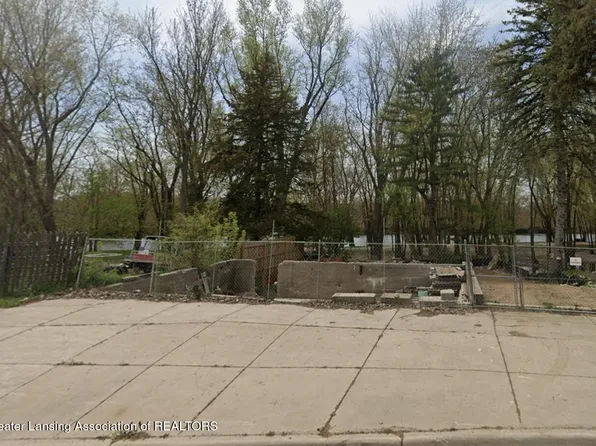 101 Superior St, Muir, MI 48860