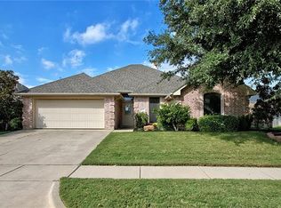 6113 Roaring Springs Dr, North Richland Hills, TX 76180