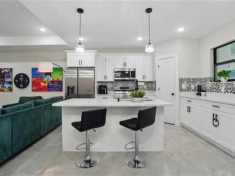 1011 & 1013 Abrams Blvd — Photo 8