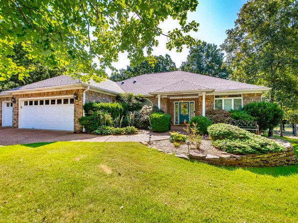 103 Crest Dr, Fairfield Bay, AR 72088