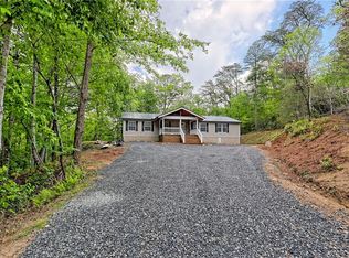 65 Redwood Ln, Tiger, GA 30576