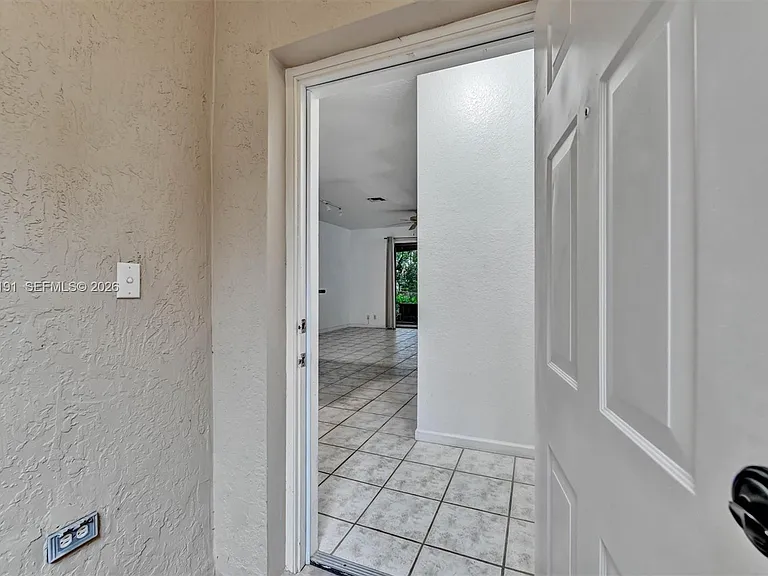 3897 Tree Top Dr — Photo 25