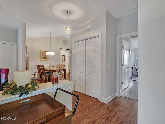 3rd image of 5069 Glen Cove Drive SE