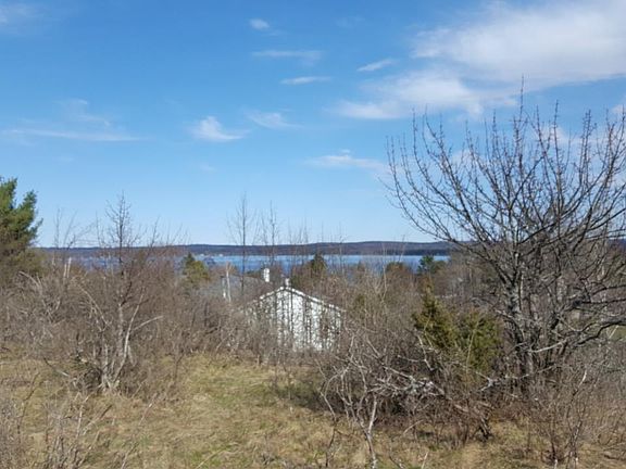 4th image of 12028 Crescent Ct