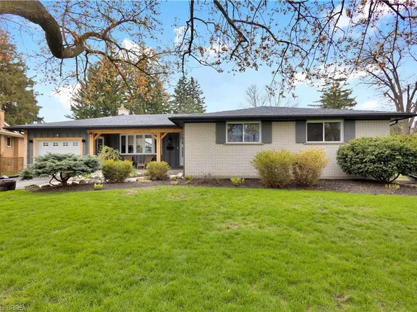 9 Driftwood Dr, Brantford, ON N3R 3K1