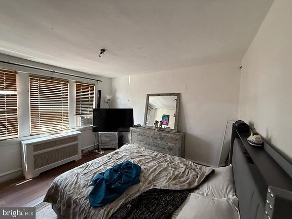 5th image of 819 Lindley Ave