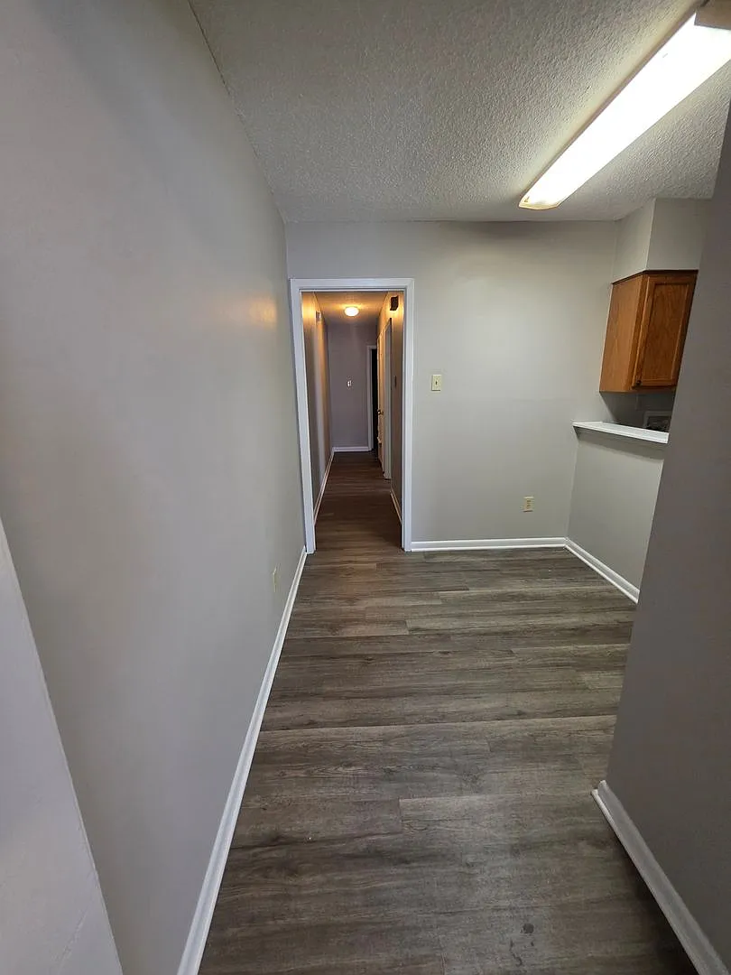 Graham Complex — Photo 4