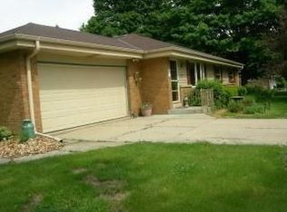 3930 Lone Elm Dr, Brookfield, WI 53005