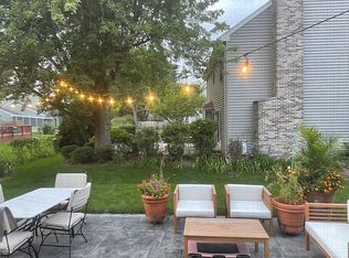 1925 Forest Ridge Rd, Saint Charles, IL 60174