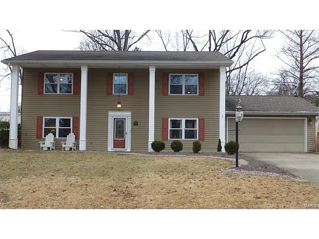4914 Paris Dr photo 1
