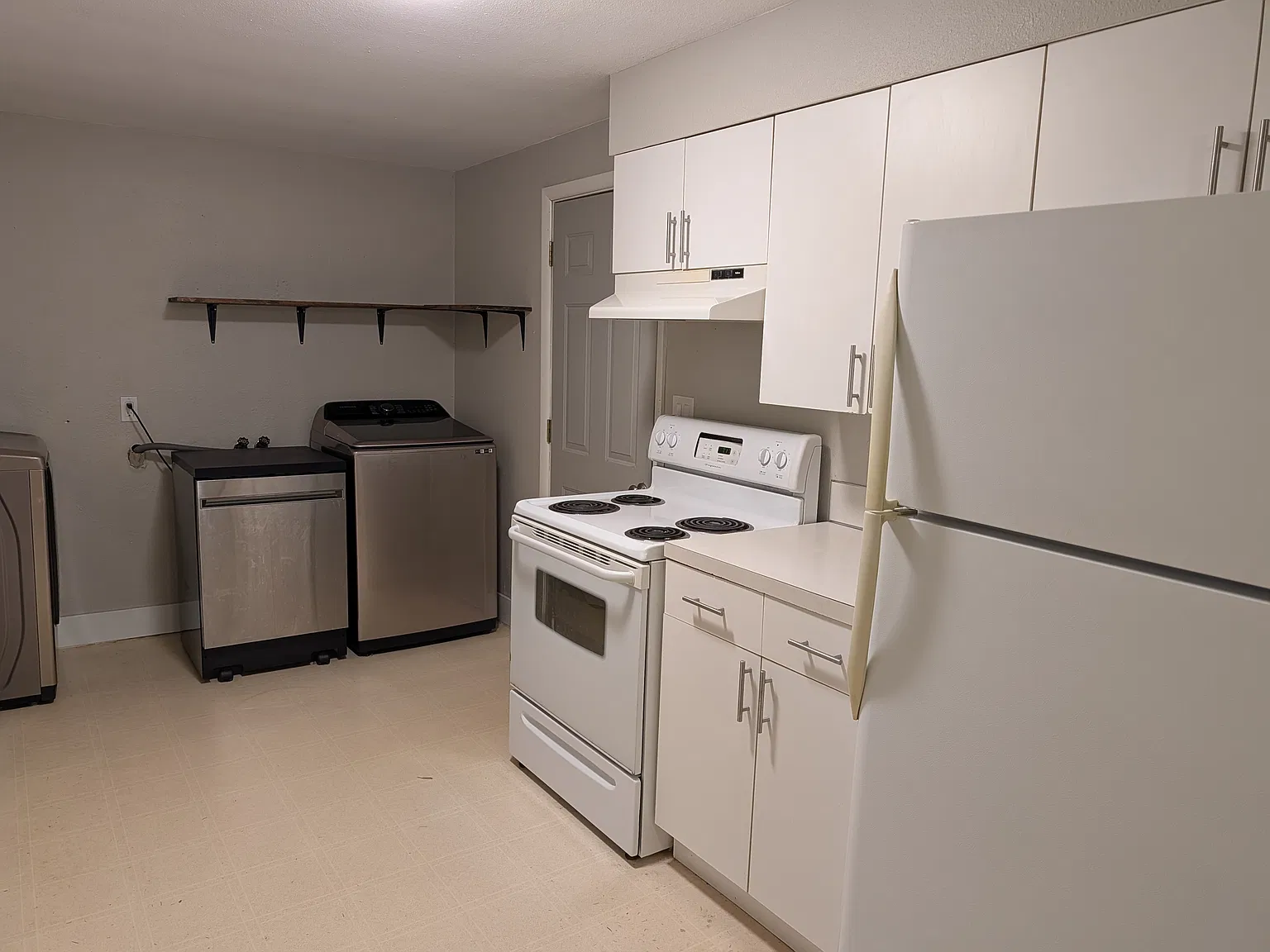 2 bed, 900 sqft, $2,100 — Photo 4