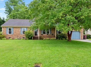 676 Blackthorne Dr, Chesapeake, VA 23322