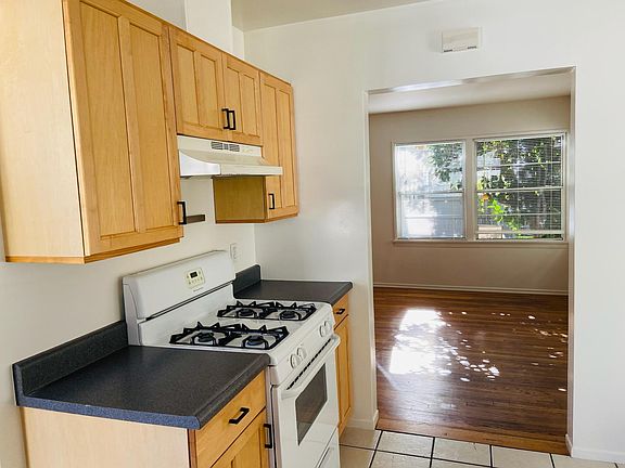5th image of 14303 Burbank Blvd