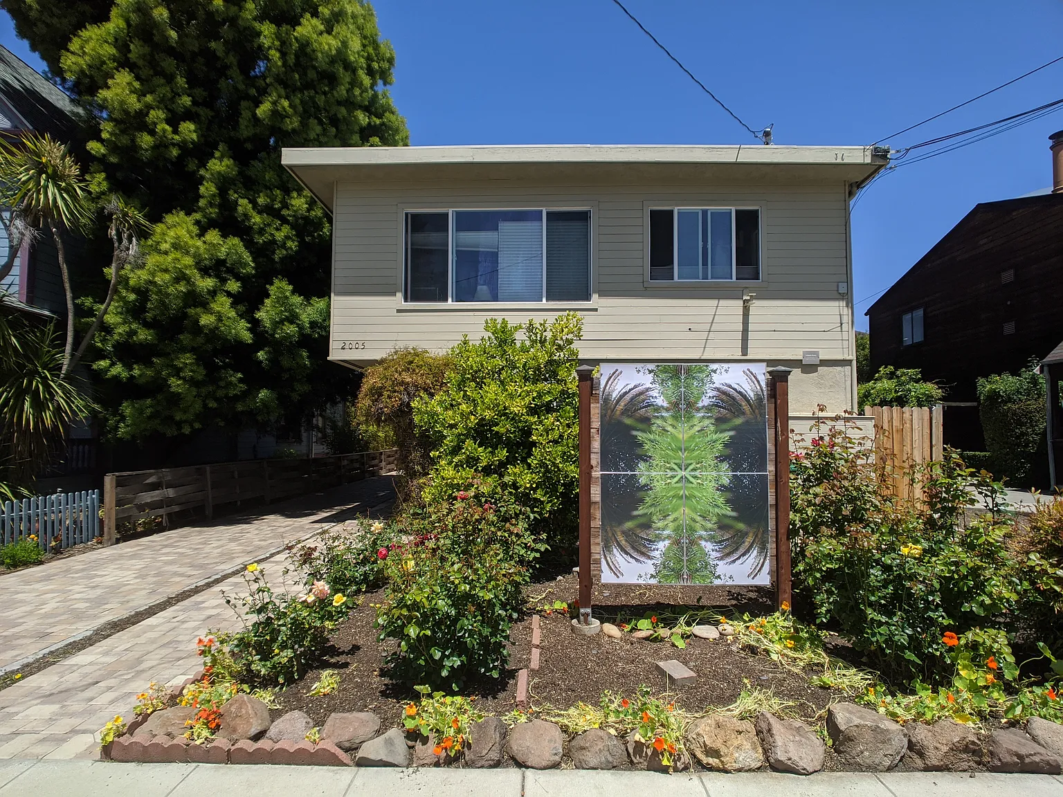 2005 Lincoln Street — Photo 1