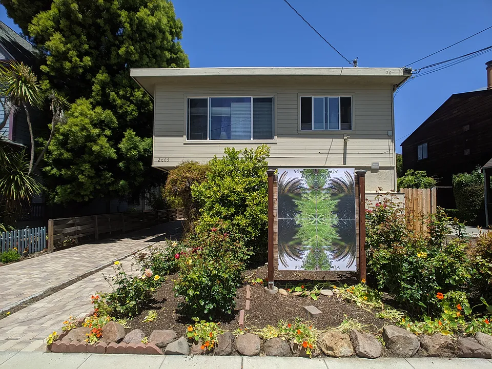 2005 Lincoln Street