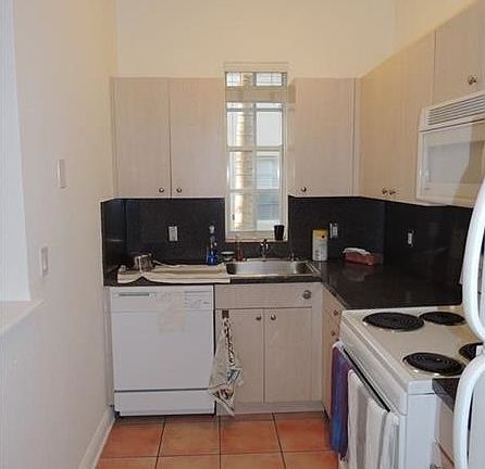 4th image of 1337 Pennsylvania Ave APT 7