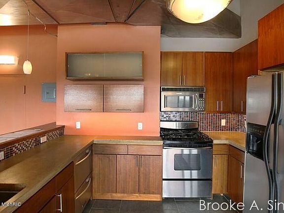 4th image of 505 Cherry St SE APT 609