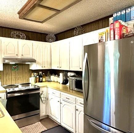 3rd image of 10 Bellingham Ln