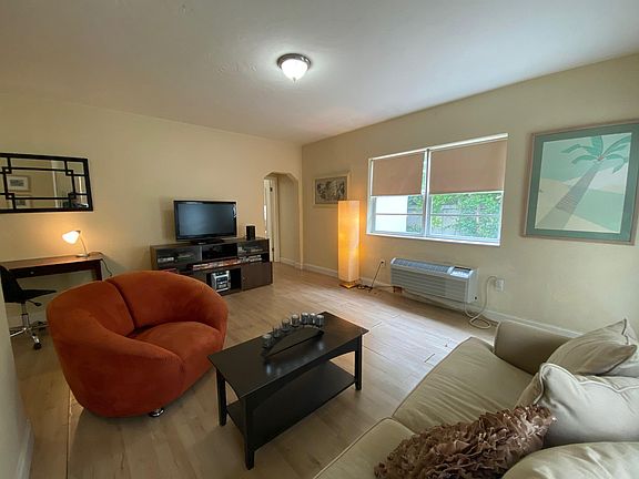5th image of 7510 Carlyle Ave APT 4