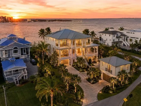 948 San Carlos DR, FORT MYERS BEACH, FL 33931