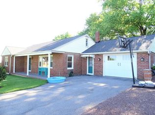 5427 Valley View Dr, Gap, PA 17527