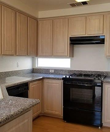 4th image of 726 Plantain Lily Ave