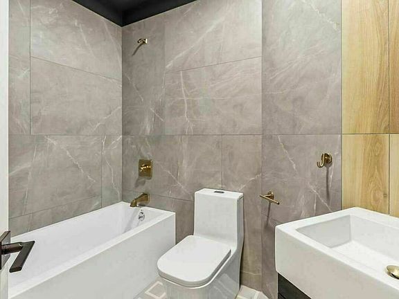 3rd image of 842 Flushing Ave #423