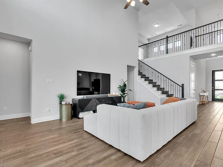 113 Lenera Dr — Photo 12