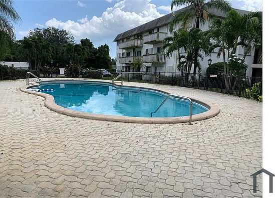 3rd image of 15225 NE 6th Ave APT B204