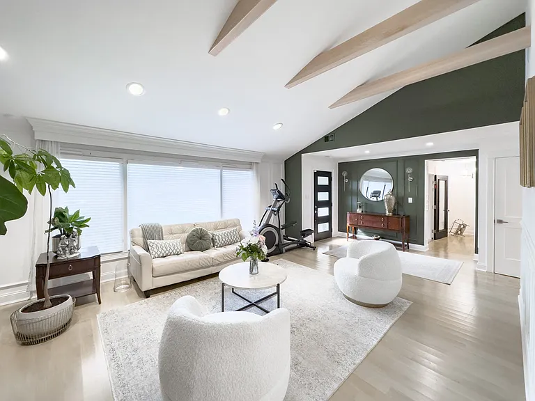 6609 N Kenton Ave #HFS — Photo 9